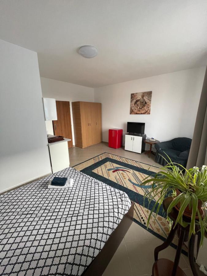 Luanaapartments# 40B Otopeni Luaran gambar
